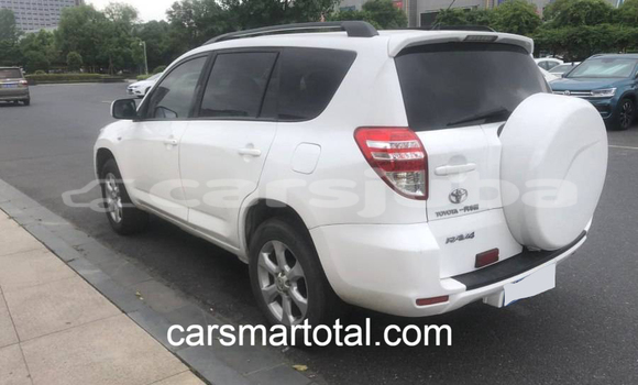 Buy Used Toyota RAV4 White Car in Rumbek in South Sudan Buy Used Toyota RAV4 White Car in Rumbek in South Sudan
