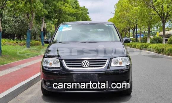 Buy Used Volkswagen Touran Silver Car in Juba in South Sudan Buy Used Volkswagen Touran Silver Car in Juba in South Sudan