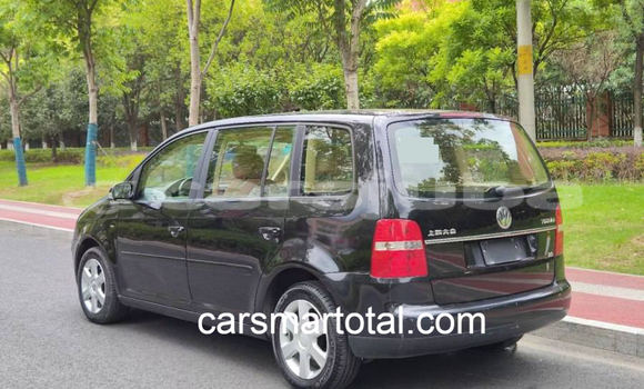 Buy Used Volkswagen Touran Silver Car in Juba in South Sudan Buy Used Volkswagen Touran Silver Car in Juba in South Sudan