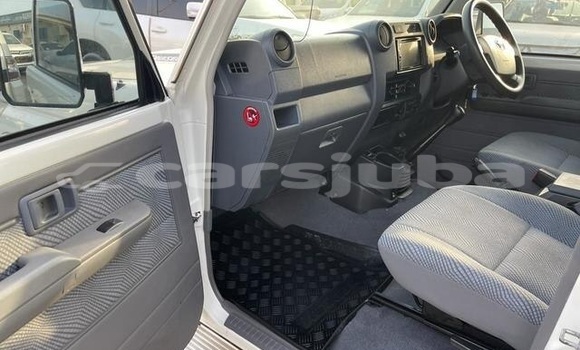 Buy Used Toyota LITEACE White Truck in Juba in South Sudan Buy Used Toyota LITEACE White Truck in Juba in South Sudan