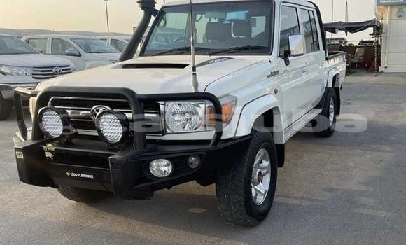Buy Used Toyota LITEACE White Truck in Juba in South Sudan Buy Used Toyota LITEACE White Truck in Juba in South Sudan