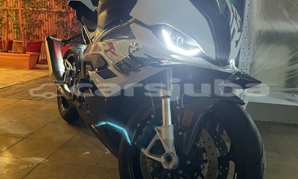 Buy Used BMW S 1000 White Bike in Juba in South Sudan Buy Used BMW S 1000 White Bike in Juba in South Sudan