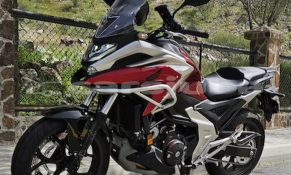 اشتري مستعمل Honda NC Red دراجة نارية في Juba في South Sudan