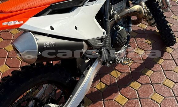 Nunua Ilio tumika KTM 350 Beige Bike ndani ya Juba nchini South Sudan