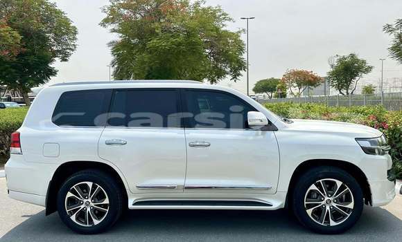 Buy Used Toyota Land Cruiser White Car in Juba in South Sudan Buy Used Toyota Land Cruiser White Car in Juba in South Sudan