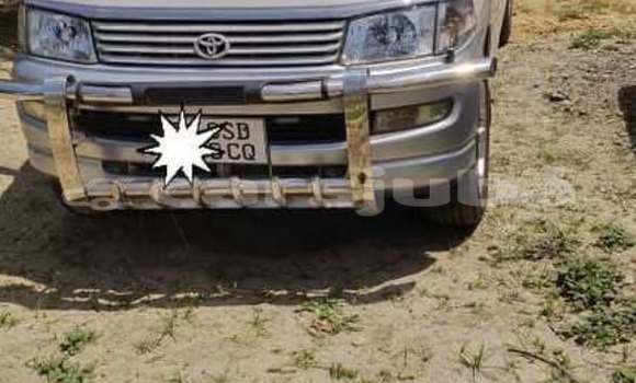 اشتري مستعمل Toyota Regius White سيارة في Juba في South Sudan اشتري مستعمل Toyota Regius White سيارة في Juba في South Sudan