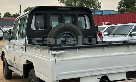 Buy Used Toyota 4Runner White Car in Juba in South Sudan Buy Used Toyota 4Runner White Car in Juba in South Sudan