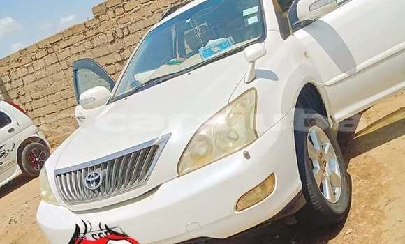 Buy Used Toyota Harrier White Car in Juba in South Sudan