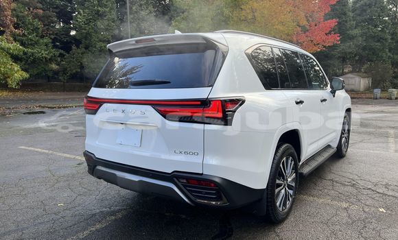 Nunua Ilio tumika Lexus LX White Gari ndani ya Winejok nchini South Sudan Nunua Ilio tumika Lexus LX White Gari ndani ya Winejok nchini South Sudan