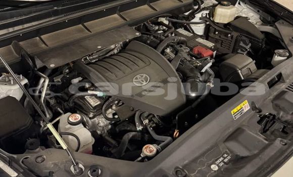 Buy Used Toyota Highlander White Car in Malakal in South Sudan Buy Used Toyota Highlander White Car in Malakal in South Sudan