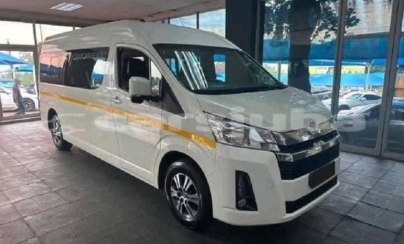 Buy Used Toyota Hiace White Car in Juba in South Sudan