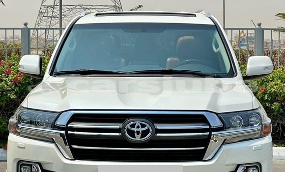Buy Used Toyota Land Cruiser White Car in Rumbek in South Sudan