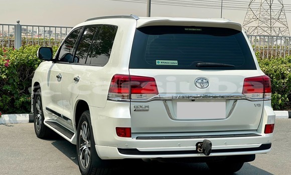 Buy Used Toyota Land Cruiser White Car in Rumbek in South Sudan Buy Used Toyota Land Cruiser White Car in Rumbek in South Sudan