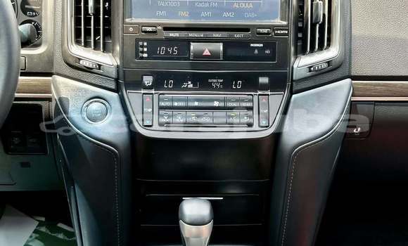 Buy Used Toyota Land Cruiser White Car in Rumbek in South Sudan Buy Used Toyota Land Cruiser White Car in Rumbek in South Sudan