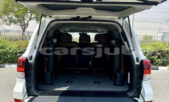 Buy Used Toyota Land Cruiser White Car in Rumbek in South Sudan Buy Used Toyota Land Cruiser White Car in Rumbek in South Sudan