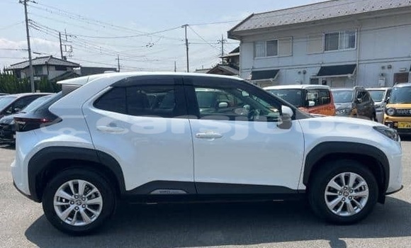 Buy Used Toyota Yaris White Car in Juba in South Sudan Buy Used Toyota Yaris White Car in Juba in South Sudan