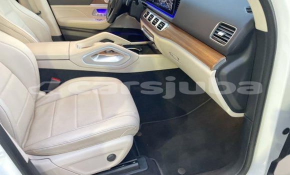 Buy Used Mercedes‒Benz GL–Class White Car in Rumbek in South Sudan Buy Used Mercedes‒Benz GL–Class White Car in Rumbek in South Sudan