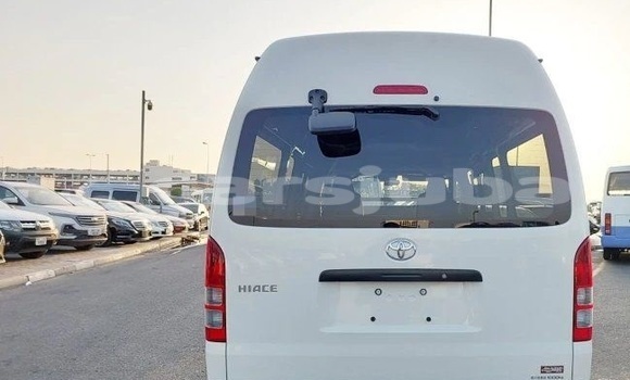 Buy Used Toyota Hiace White Car in Juba in South Sudan Buy Used Toyota Hiace White Car in Juba in South Sudan