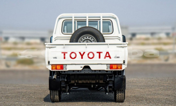 Buy Used Toyota Land Cruiser White Car in Juba in South Sudan Buy Used Toyota Land Cruiser White Car in Juba in South Sudan