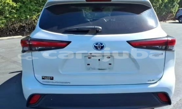Buy Used Toyota Highlander White Car in Juba in South Sudan Buy Used Toyota Highlander White Car in Juba in South Sudan