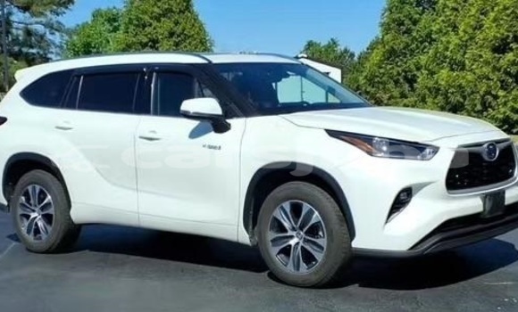 Buy Used Toyota Highlander White Car in Juba in South Sudan Buy Used Toyota Highlander White Car in Juba in South Sudan