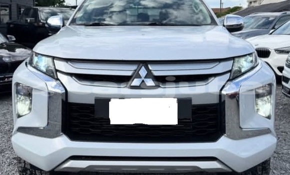 Buy Used Mitsubishi L200 White Car in Juba in South Sudan Buy Used Mitsubishi L200 White Car in Juba in South Sudan