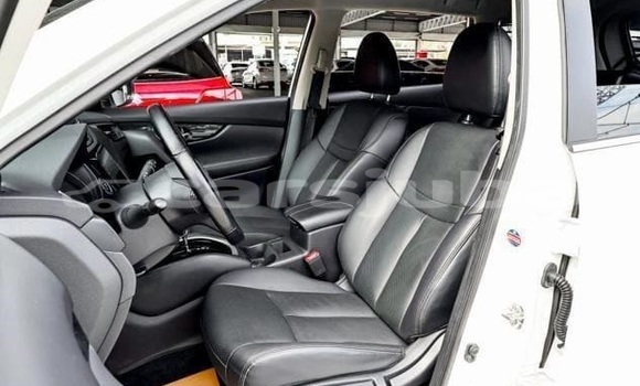 Buy Used Nissan X-Trail White Car in Juba in South Sudan Buy Used Nissan X-Trail White Car in Juba in South Sudan