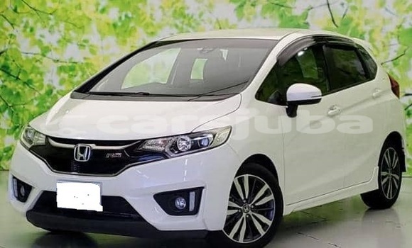 Buy Used Honda Fit White Car in Juba in South Sudan