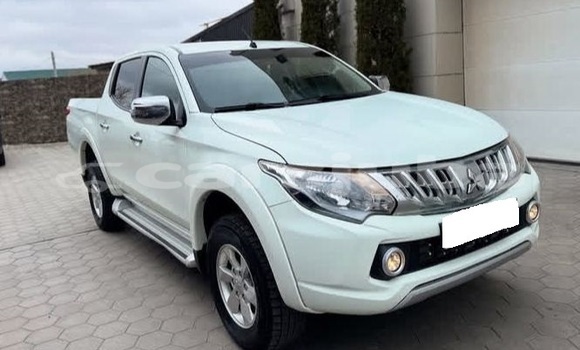 Buy Used Mitsubishi L200 White Car in Juba in South Sudan Buy Used Mitsubishi L200 White Car in Juba in South Sudan