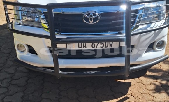 Buy Used Toyota Hilux White Car in Juba in South Sudan