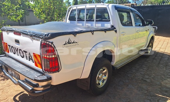 Buy Used Toyota Hilux White Car in Juba in South Sudan Buy Used Toyota Hilux White Car in Juba in South Sudan