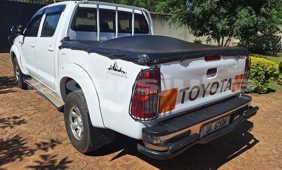 Buy Used Toyota Hilux White Car in Juba in South Sudan Buy Used Toyota Hilux White Car in Juba in South Sudan