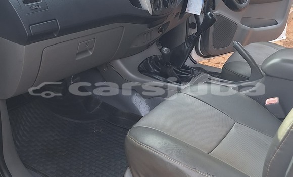 Buy Used Toyota Hilux White Car in Juba in South Sudan Buy Used Toyota Hilux White Car in Juba in South Sudan