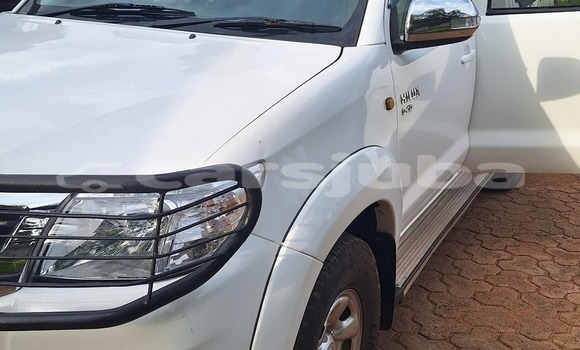 Buy Used Toyota Hilux White Car in Juba in South Sudan Buy Used Toyota Hilux White Car in Juba in South Sudan