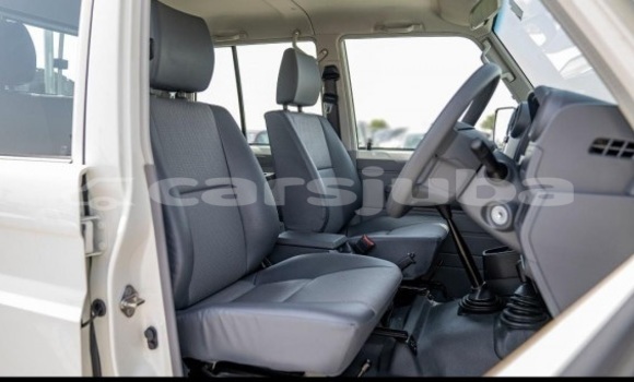 اشتري مستعمل Toyota Land Cruiser White سيارة في Juba في South Sudan اشتري مستعمل Toyota Land Cruiser White سيارة في Juba في South Sudan