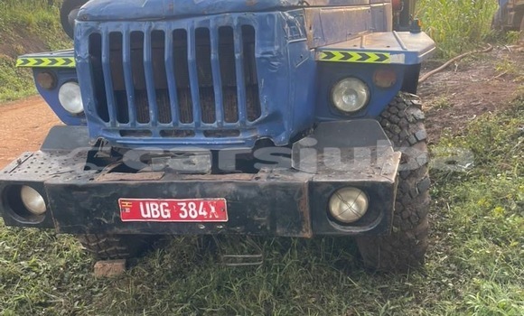 Nunua Ilio tumika Iveco Cargo Blue Lori ndani ya Juba nchini South Sudan Nunua Ilio tumika Iveco Cargo Blue Lori ndani ya Juba nchini South Sudan