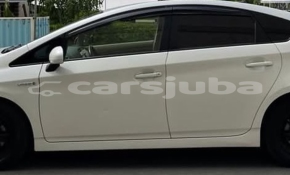 Buy Used Toyota Prius White Car in Juba in South Sudan Buy Used Toyota Prius White Car in Juba in South Sudan