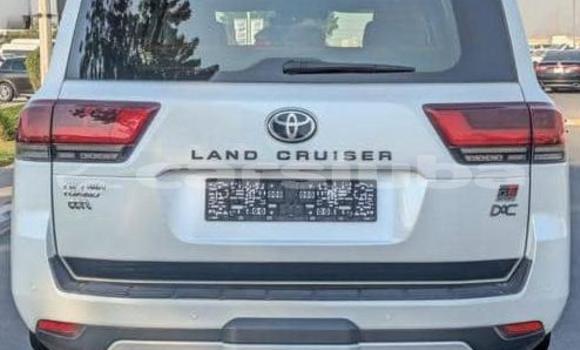 Buy Used Toyota Land Cruiser White Car in Juba in South Sudan Buy Used Toyota Land Cruiser White Car in Juba in South Sudan