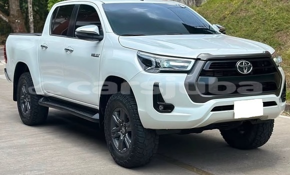 Buy Used Toyota Hilux White Car in Juba in South Sudan Buy Used Toyota Hilux White Car in Juba in South Sudan
