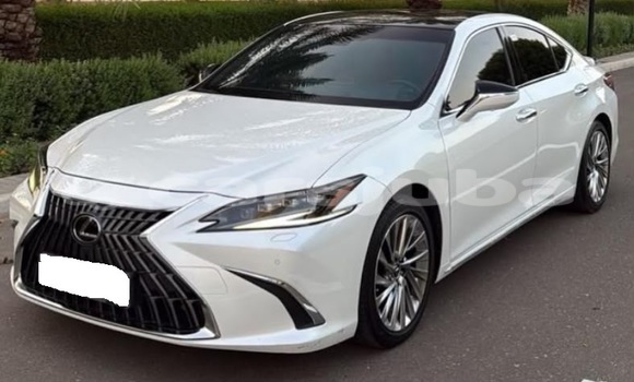 اشتري مستعمل Lexus ES White سيارة في Juba في South Sudan
