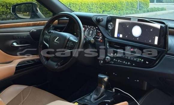 Buy Used Lexus ES White Car in Juba in South Sudan Buy Used Lexus ES White Car in Juba in South Sudan