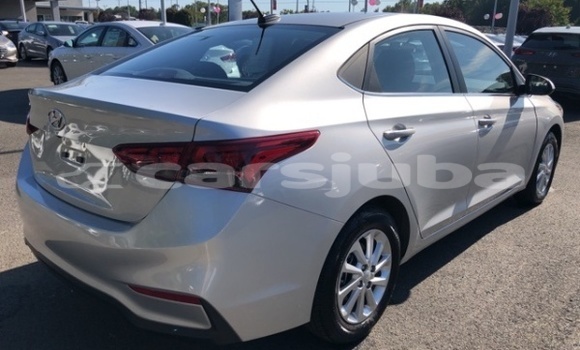 Nunua Ilio tumika Hyundai Accent Silver Gari ndani ya Juba nchini South Sudan Nunua Ilio tumika Hyundai Accent Silver Gari ndani ya Juba nchini South Sudan