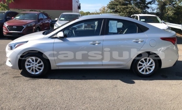 Nunua Ilio tumika Hyundai Accent Silver Gari ndani ya Juba nchini South Sudan Nunua Ilio tumika Hyundai Accent Silver Gari ndani ya Juba nchini South Sudan