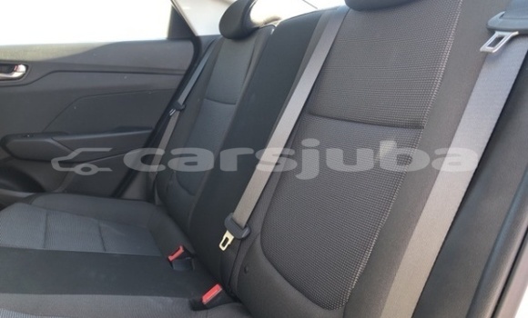 Nunua Ilio tumika Hyundai Accent Silver Gari ndani ya Juba nchini South Sudan Nunua Ilio tumika Hyundai Accent Silver Gari ndani ya Juba nchini South Sudan