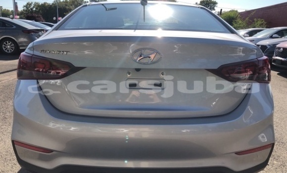 Nunua Ilio tumika Hyundai Accent Silver Gari ndani ya Juba nchini South Sudan Nunua Ilio tumika Hyundai Accent Silver Gari ndani ya Juba nchini South Sudan