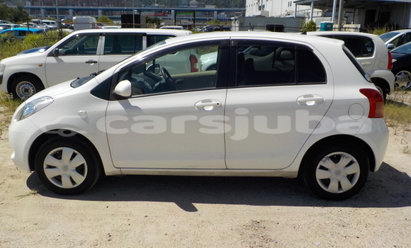 اشتري مستعمل Toyota Vitz White سيارة في Juba في South Sudan اشتري مستعمل Toyota Vitz White سيارة في Juba في South Sudan