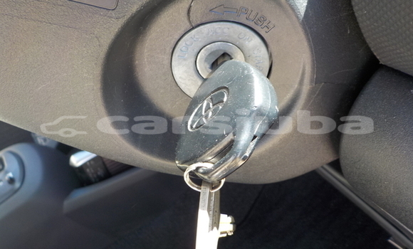 اشتري مستعمل Toyota Vitz White سيارة في Juba في South Sudan اشتري مستعمل Toyota Vitz White سيارة في Juba في South Sudan