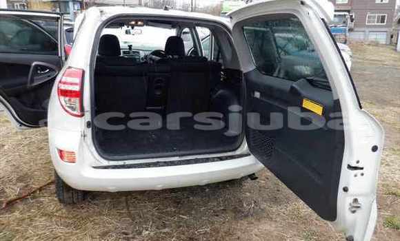 اشتري مستعمل Toyota RAV 4 White سيارة في Juba في South Sudan اشتري مستعمل Toyota RAV 4 White سيارة في Juba في South Sudan