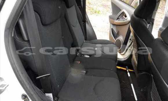 اشتري مستعمل Toyota RAV 4 White سيارة في Juba في South Sudan اشتري مستعمل Toyota RAV 4 White سيارة في Juba في South Sudan