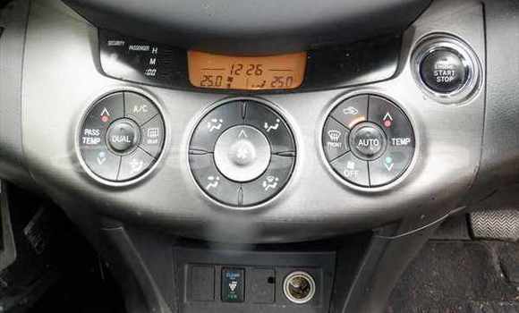 اشتري مستعمل Toyota RAV 4 White سيارة في Juba في South Sudan اشتري مستعمل Toyota RAV 4 White سيارة في Juba في South Sudan